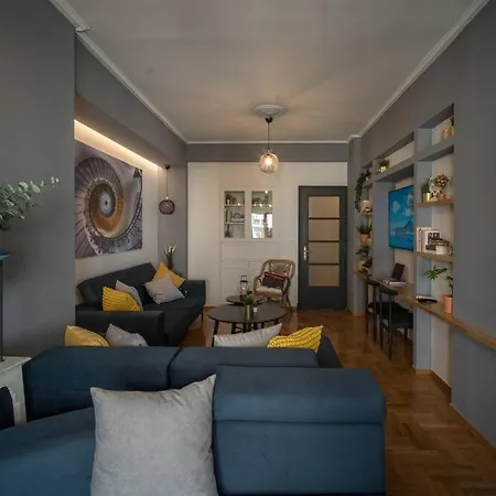 Victorian Elegance, Athens' Hidden Gem, 6br , 30sec To Metro , Ac , Netflix Apartment Athens